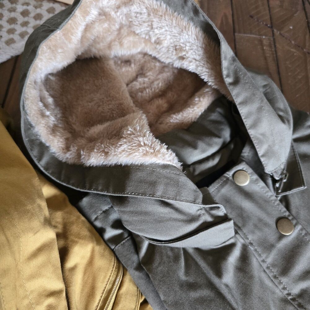 Love Tree Sage Hooded Vest Fur Lined Gorpcore Drawstring Feminine Utility Medium